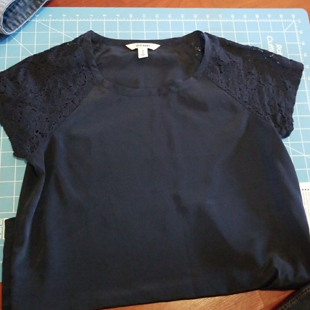 Old Navy Lace sleeve, polyester shirt in navy/med
